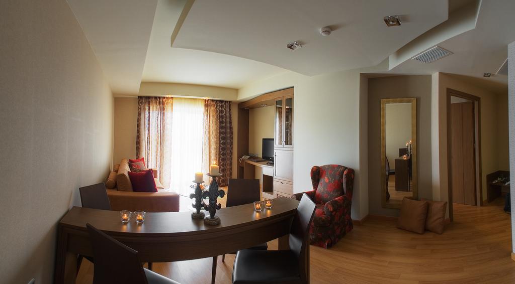 Elpida Resort & Spa Серес Екстериор снимка